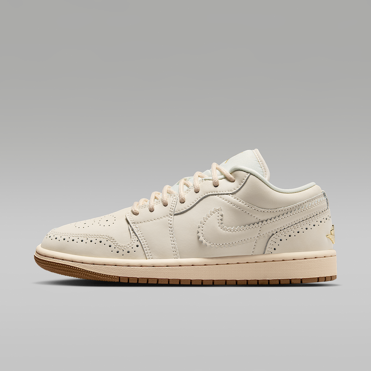 Air Jordan 1 Low SE Chalk Metallic Gold Pearl White Chalk Women's - side view